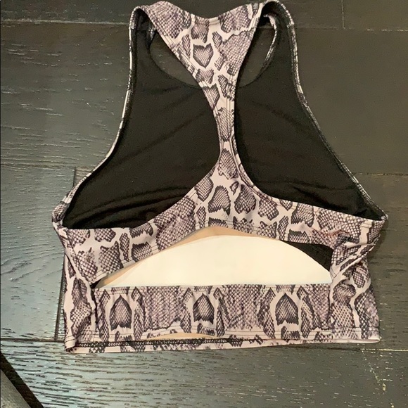 Onzie sports bra/crop - Picture 2 of 5